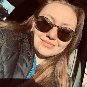 Meet your Posher, Abby